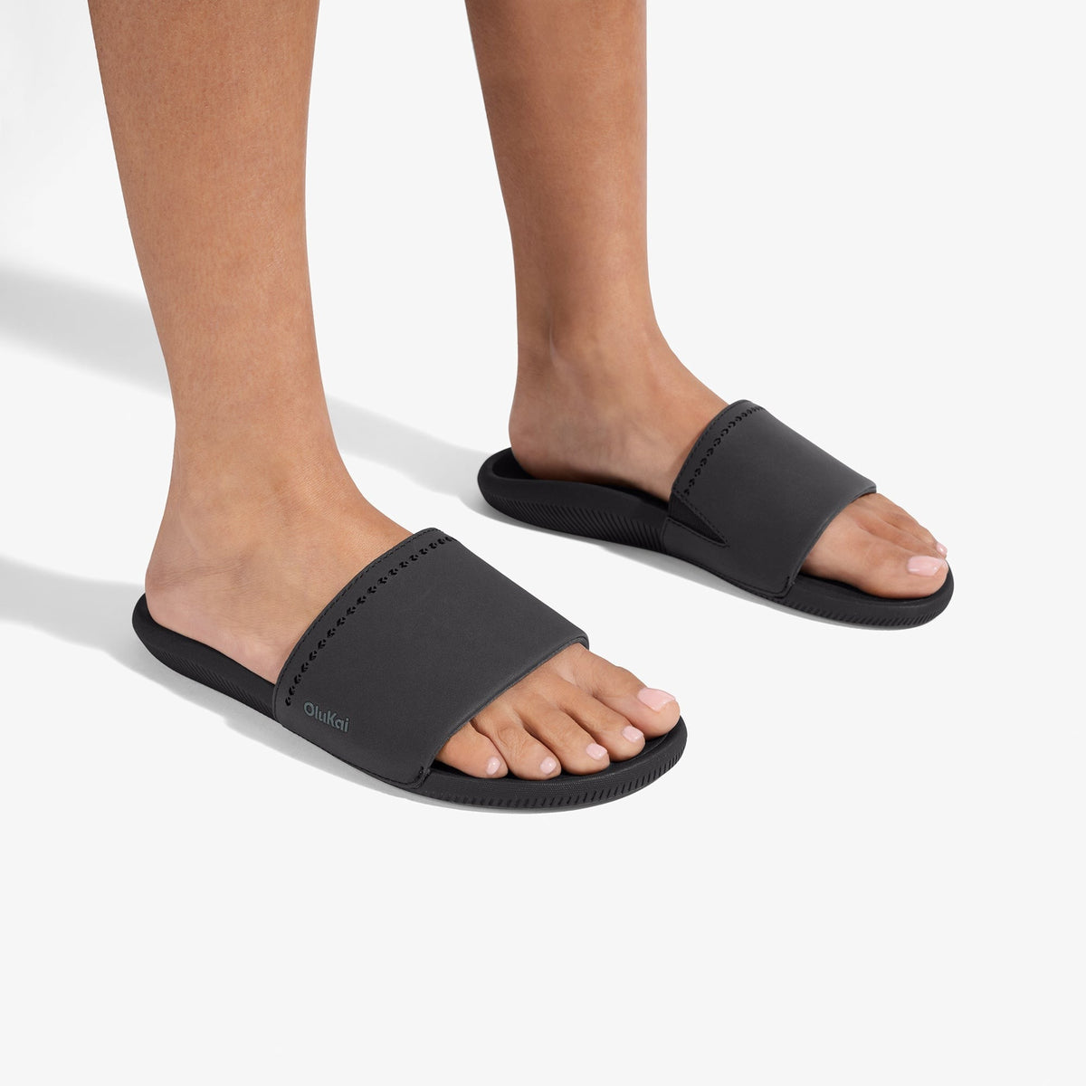 OlukaiUlele Slide - Black / Black