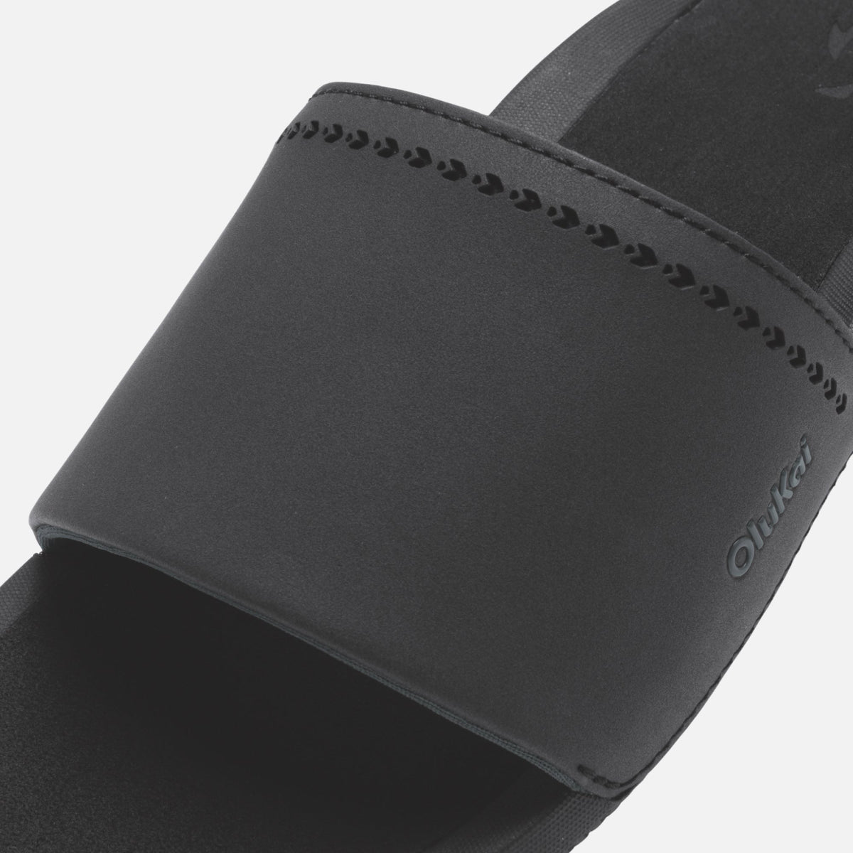 OlukaiUlele Slide - Black / Black
