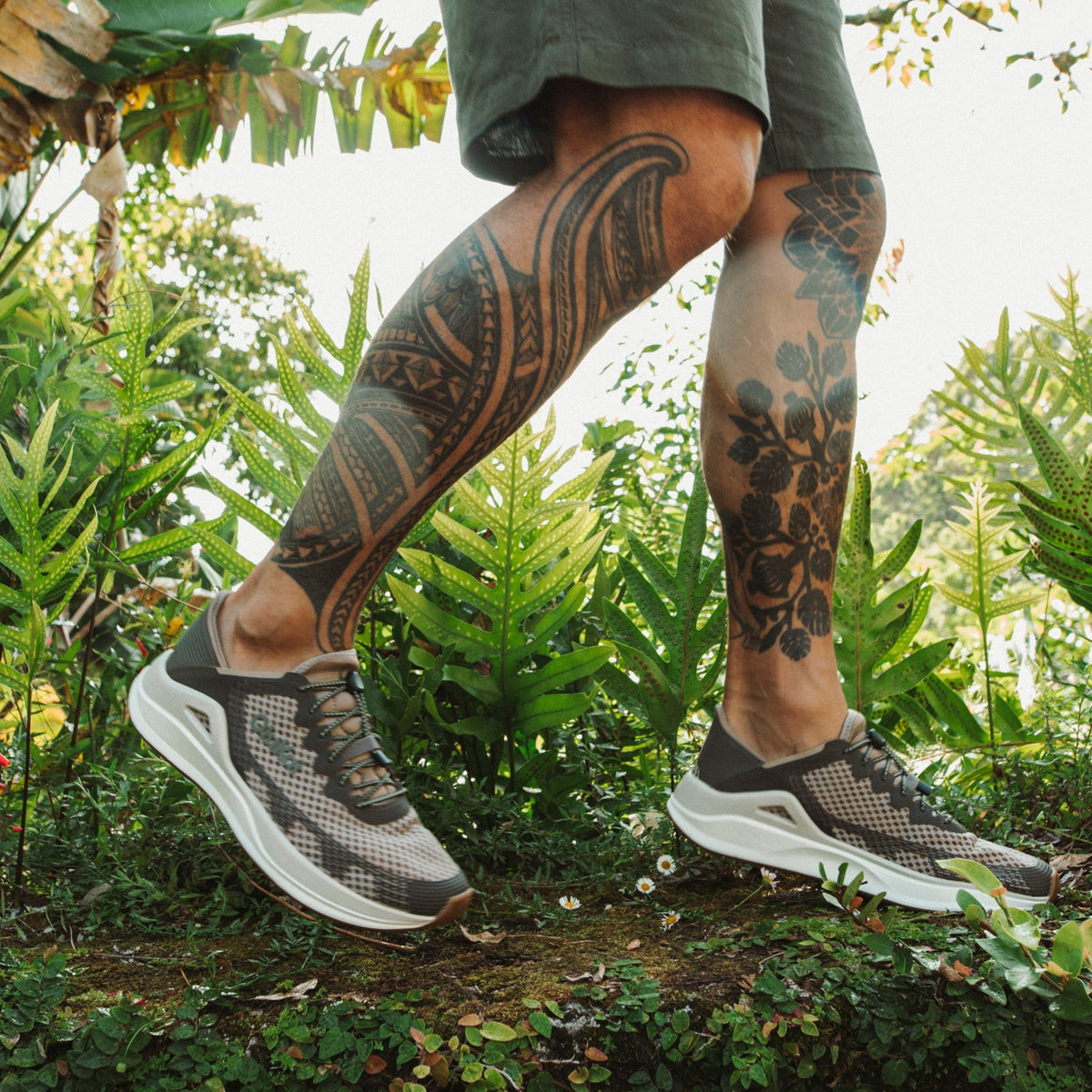 OlukaiʻAhi - Taupe Grey / Brown Koa