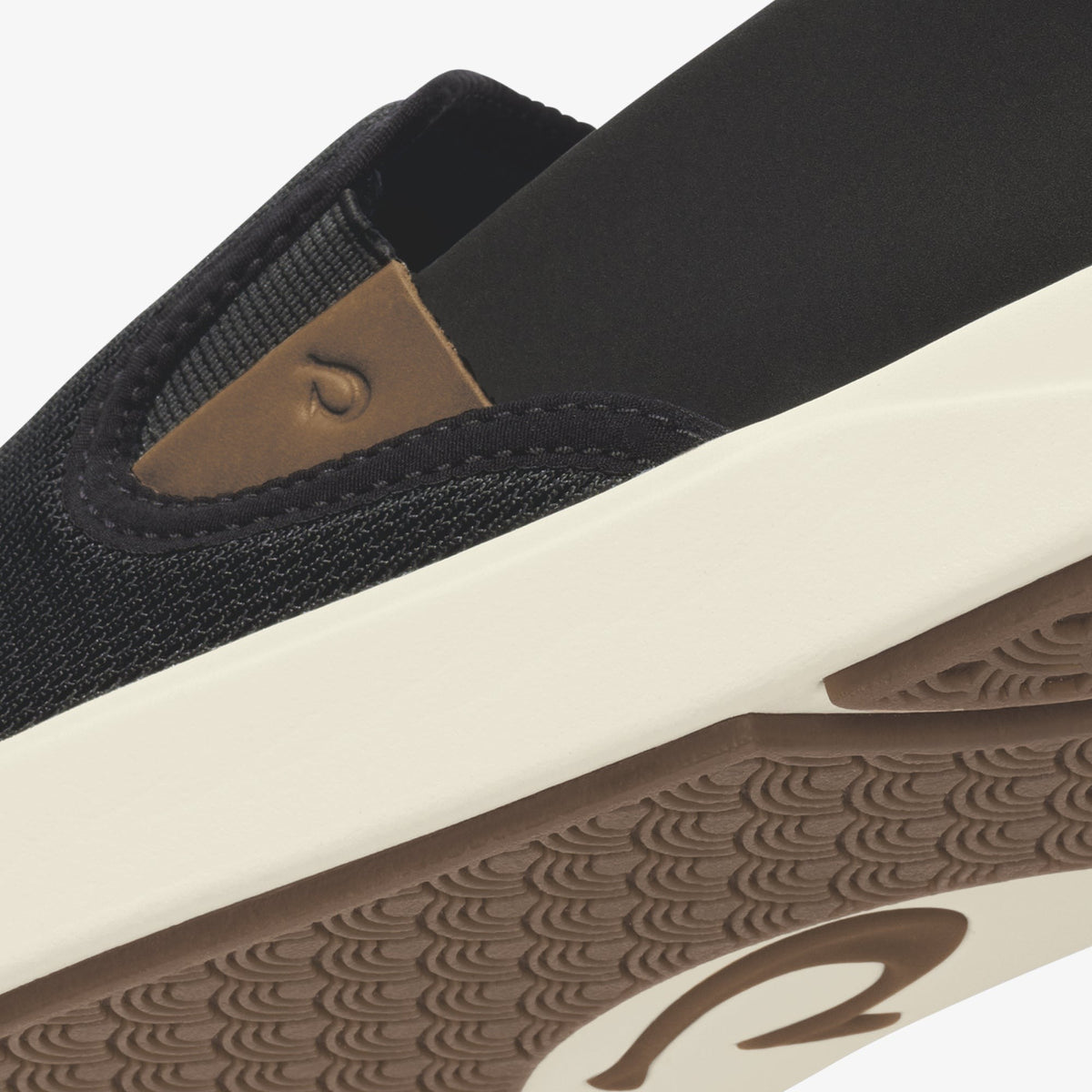 OlukaiLaeʻahi Nui - Black / Tan
